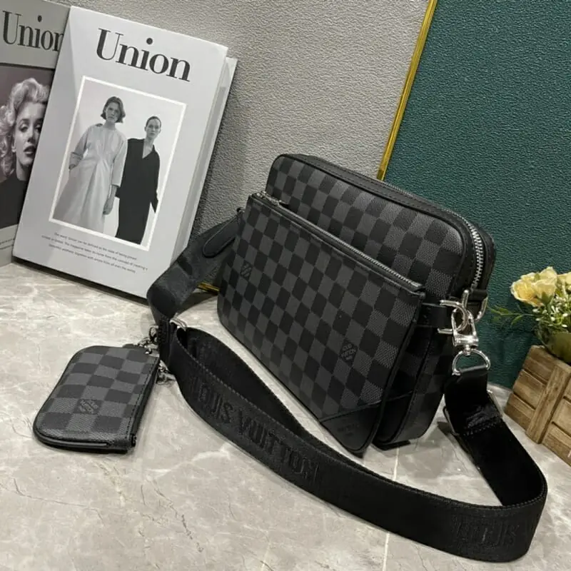 louis vuitton aaa homme mini sac a main s_113a2a61